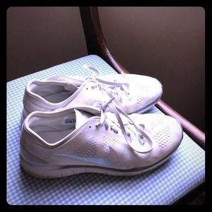 White nike training shoes